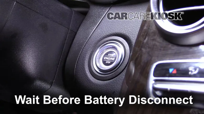2020 Mercedes-Benz GLC300 4Matic 2.0L 4 Cyl. Turbo Batterie Changement